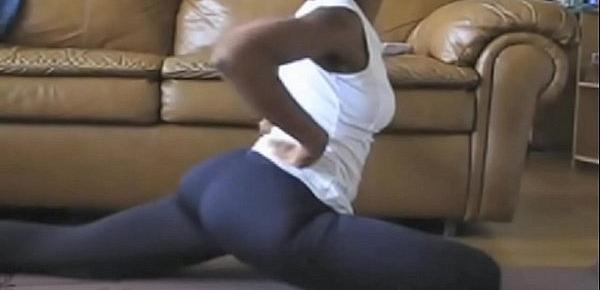  Ebony MILF Yoga Legs Spread Nice View
